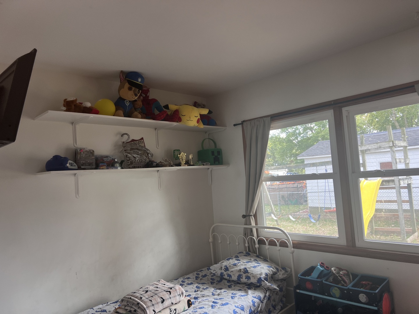 301 Dilks Street Roberts, IL 60962 - Photo 38 of 44 a bedroom with a bed and a window