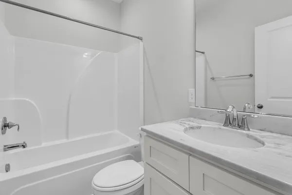 $2,400 | 1995 Forest Avenue, North Charleston, SC 29405