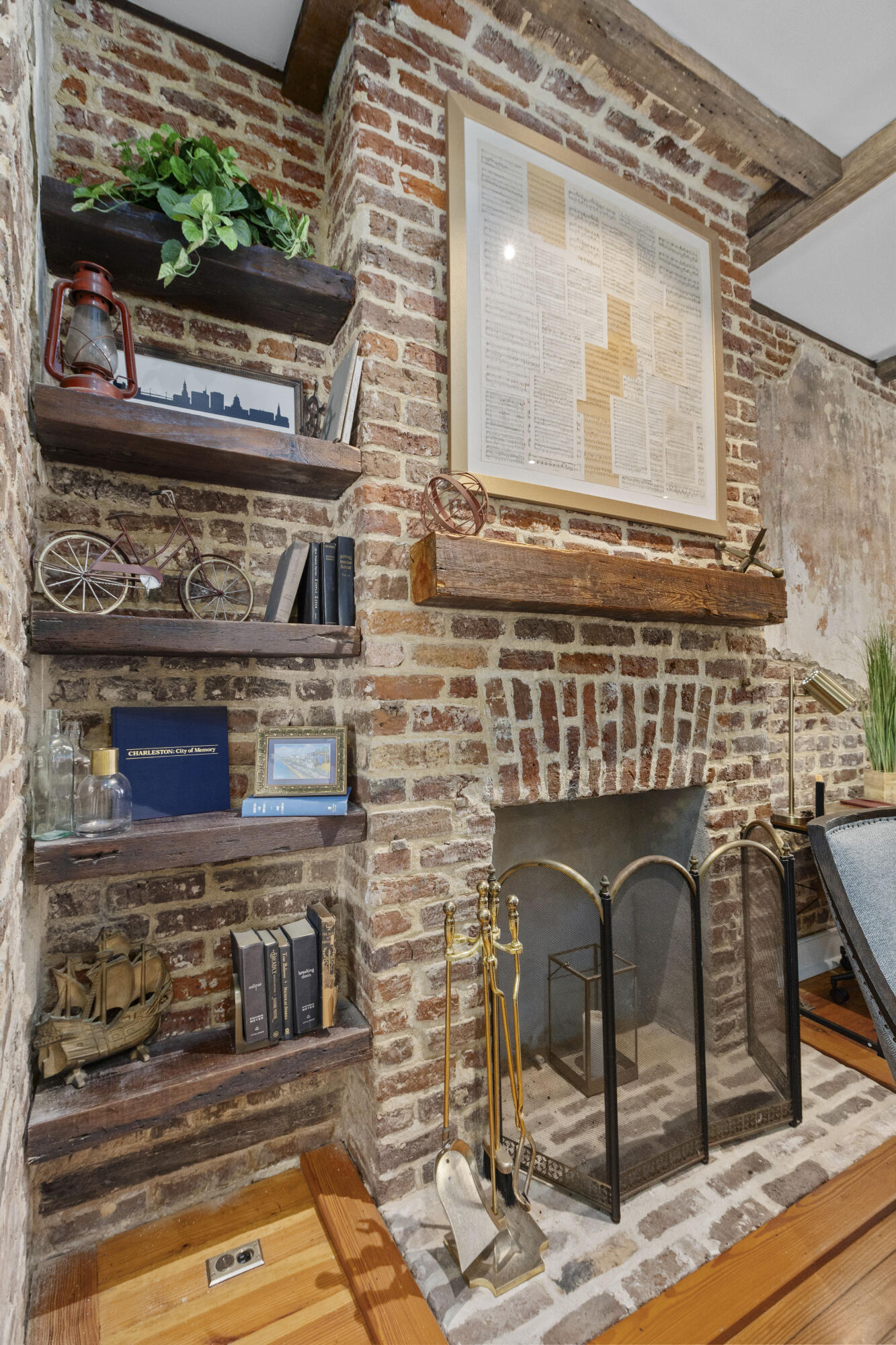 32 State Street Charleston, SC 29401 - Photo 9 of 48 LR Fireplace