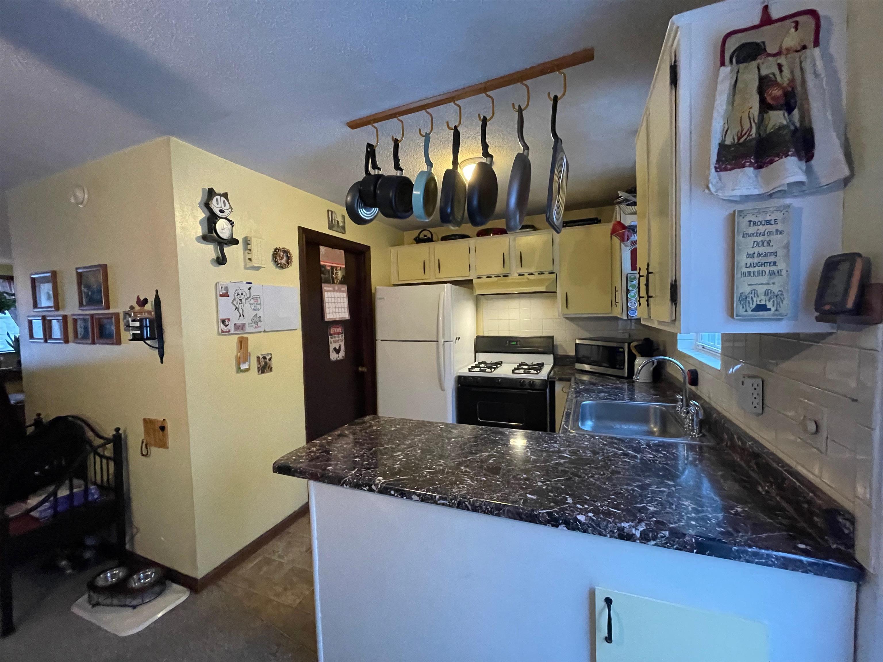 34 Fieldstone Drive, Unit 34 Londonderry, NH 03053 - Photo 6 of 40