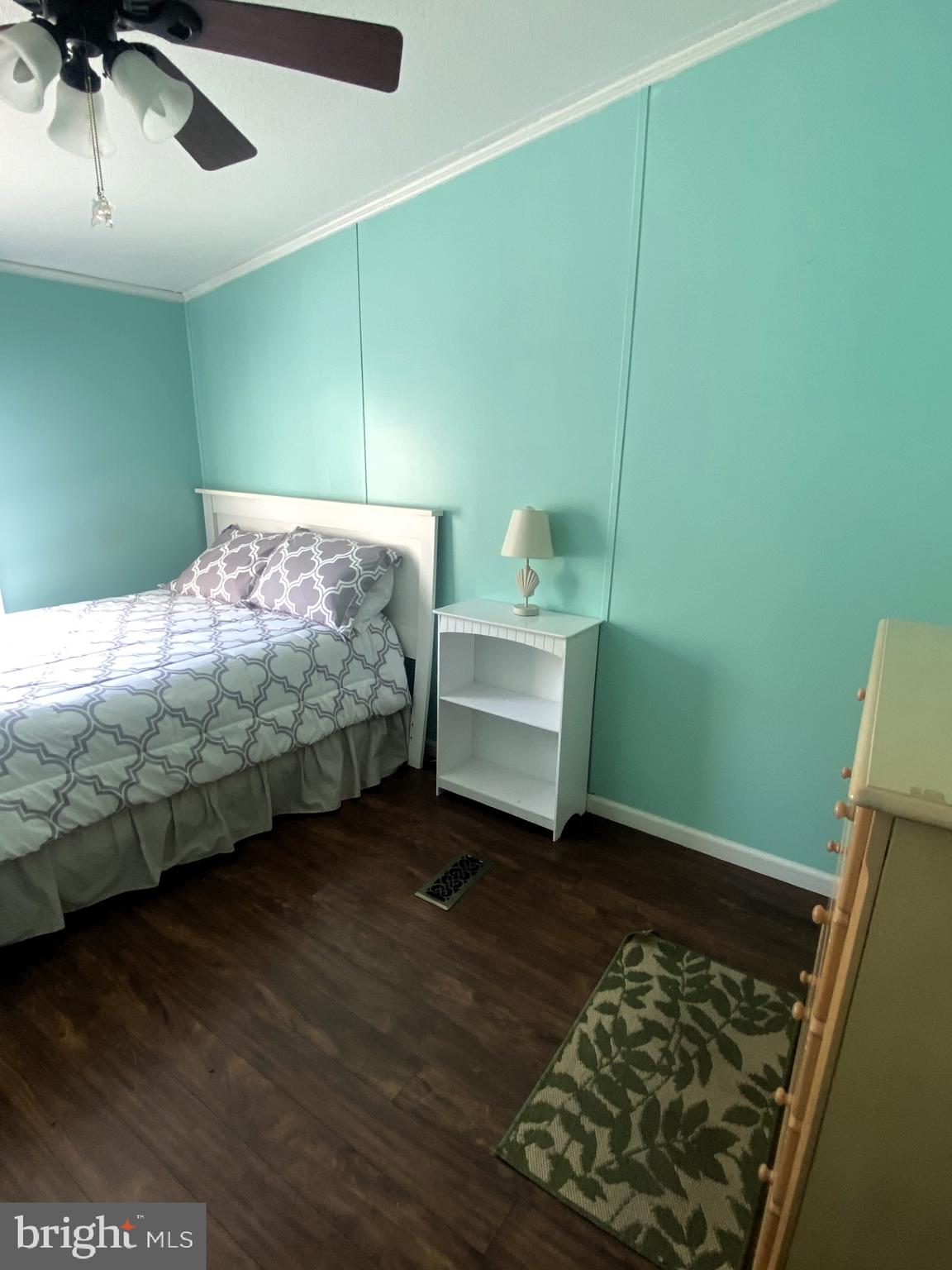 32008 Siham Road, Unit 51991 Lewes, DE 19958 - Photo 27 of 39 Bedroom 2 with large walk in closet