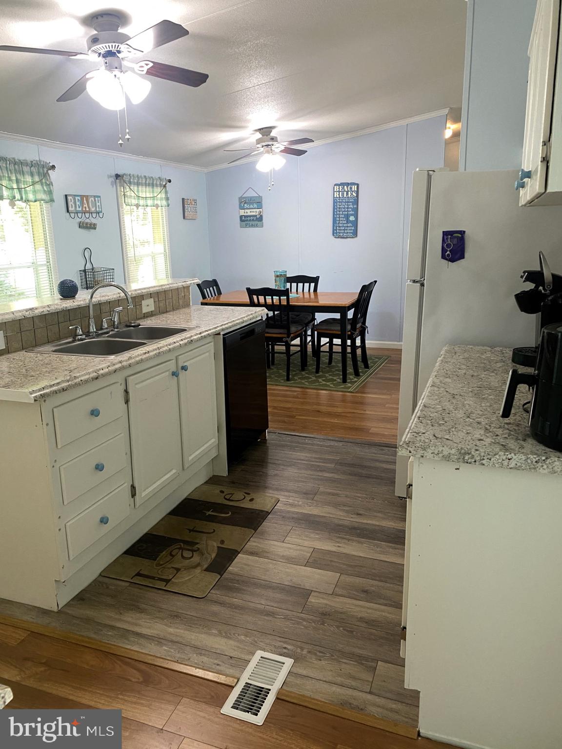 32008 Siham Road, Unit 51991 Lewes, DE 19958 - Photo 5 of 39 Plenty of room to prepare meals and entertain
