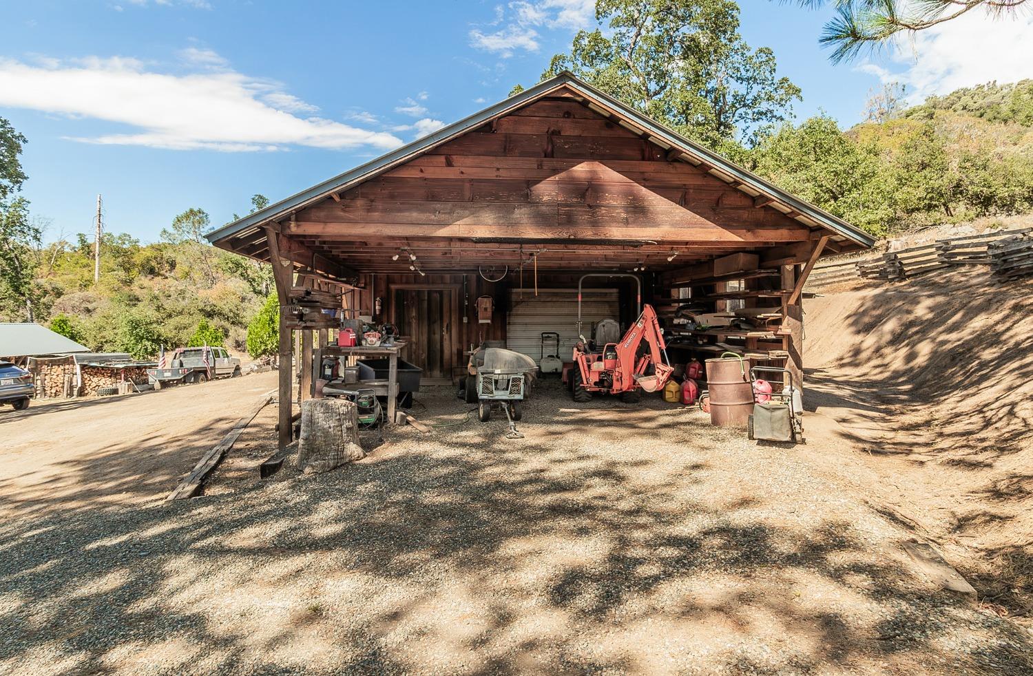 33288 Linson Road Tollhouse, CA 93667 - Photo 32 of 54 a view of a outdoor space