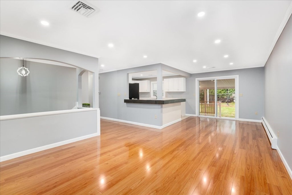 120 Harris Road Nashua, NH 03062 - Photo 4 of 42
