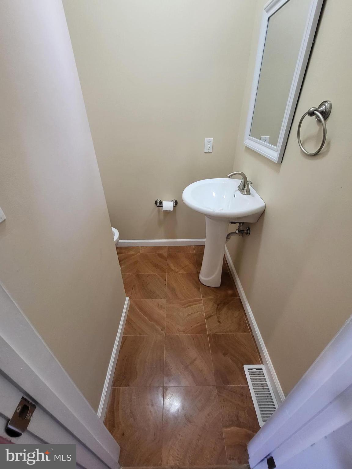 2956 Harford Road Baltimore, MD 21218 - Photo 7 of 30 Gallery Image 7