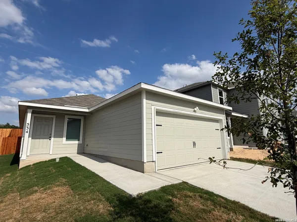 $1,599 | 534 Layne Overlook, San Antonio, TX 78253