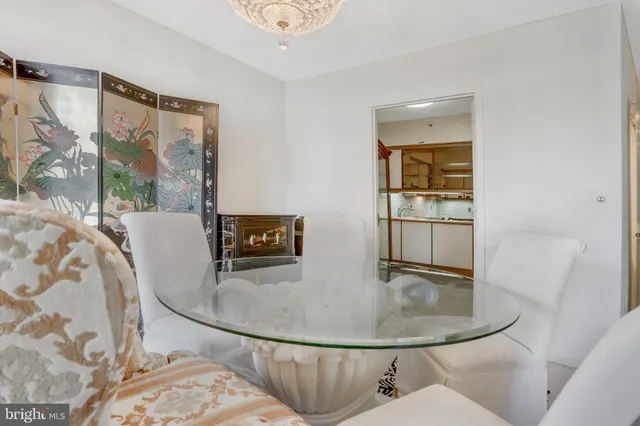 a view of a livingroom with furniture