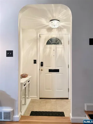 $4,000 | 961 Phelps Road, Teaneck, NJ 07666