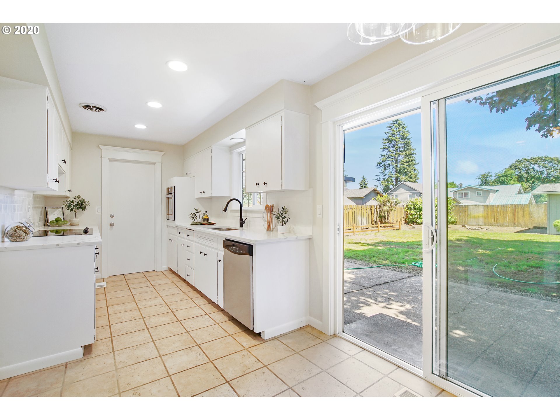 15750 Southeast Johnson Road Clackamas, OR 97015 - Photo 8 of 30 Gallery Image 8