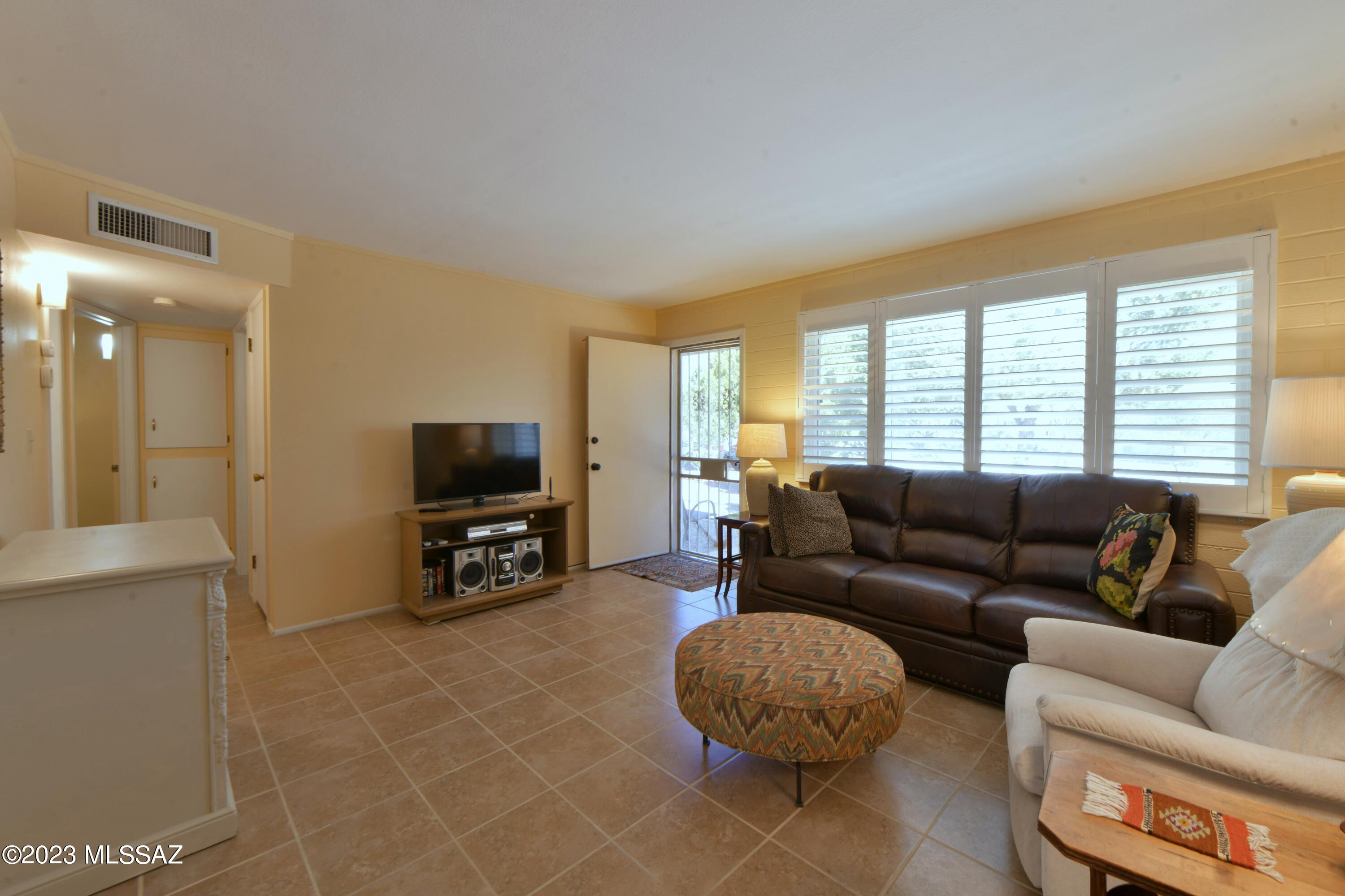 456 North Silverbell Road Tucson, AZ 85745 - Photo 14 of 39 Gallery Image 14