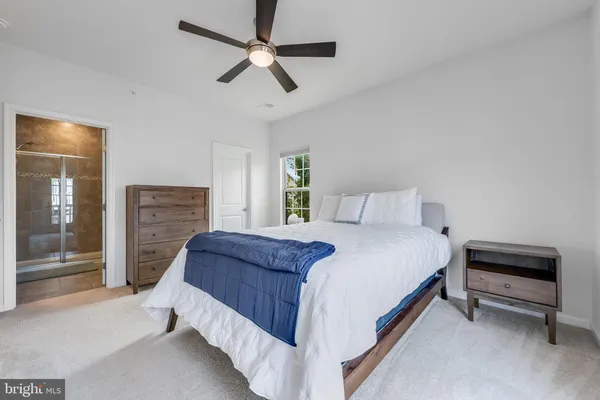 $2,900 | 42237 Piebald Square, Aldie, VA 20105