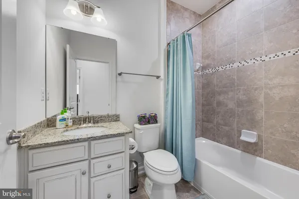 $2,900 | 42237 Piebald Square, Aldie, VA 20105