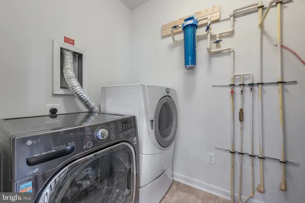 $2,900 | 42237 Piebald Square, Aldie, VA 20105