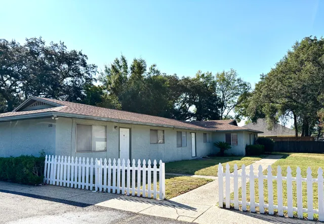 $1,250 | 322 Pelham Road, Unit B, Fort Walton Beach, FL 32547