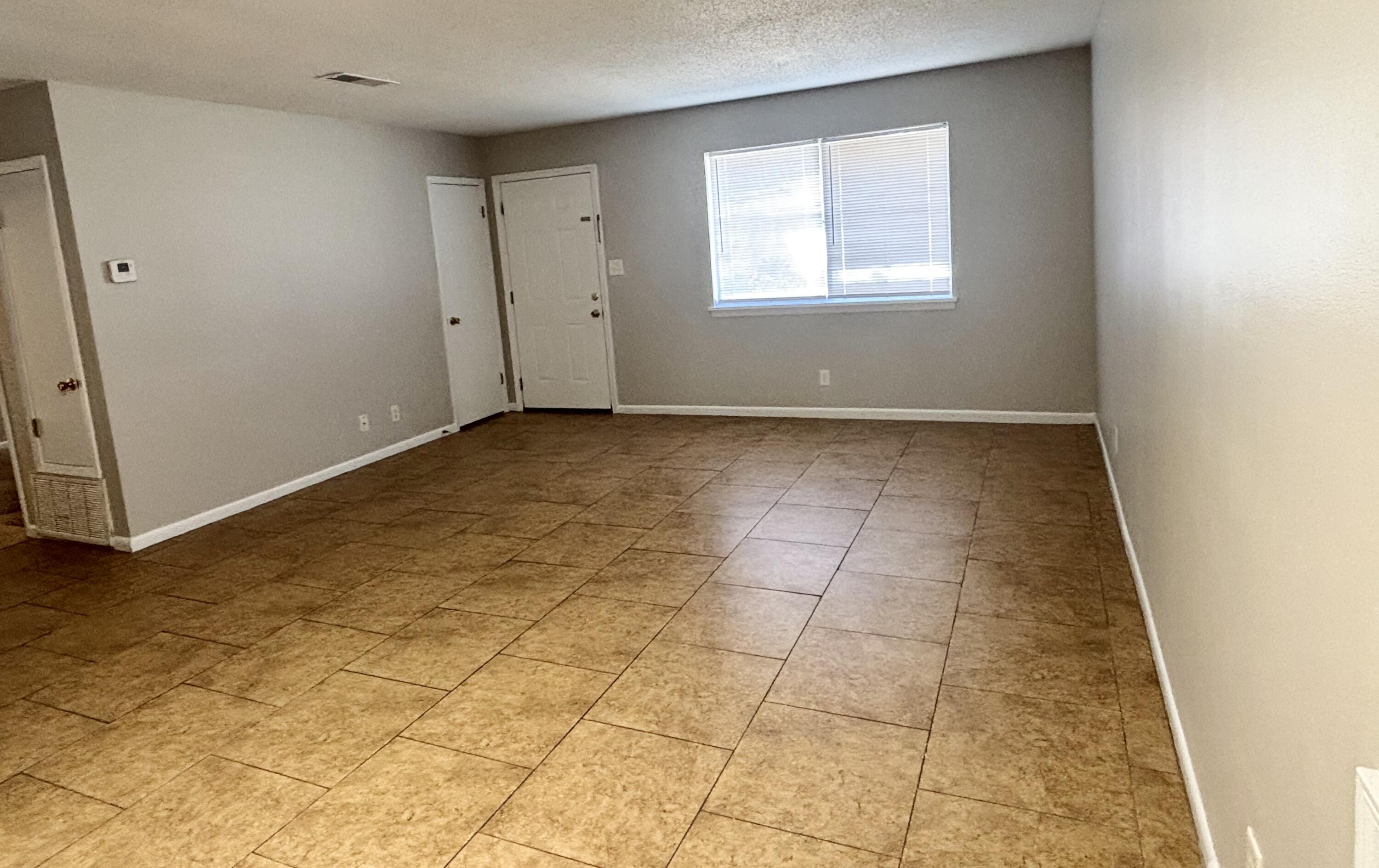 322 Pelham Road, Unit B Fort Walton Beach, FL 32547 - Photo 2 of 10