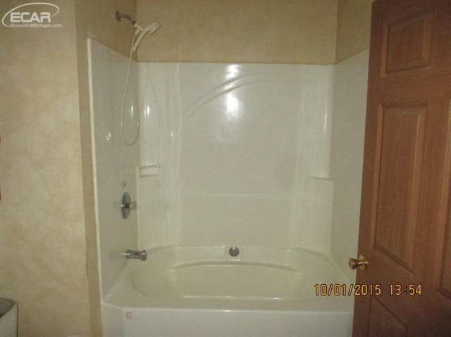 8440 Fenton Road Grand Blanc, MI 48439 - Photo 17 of 30 20451110-16.JPG