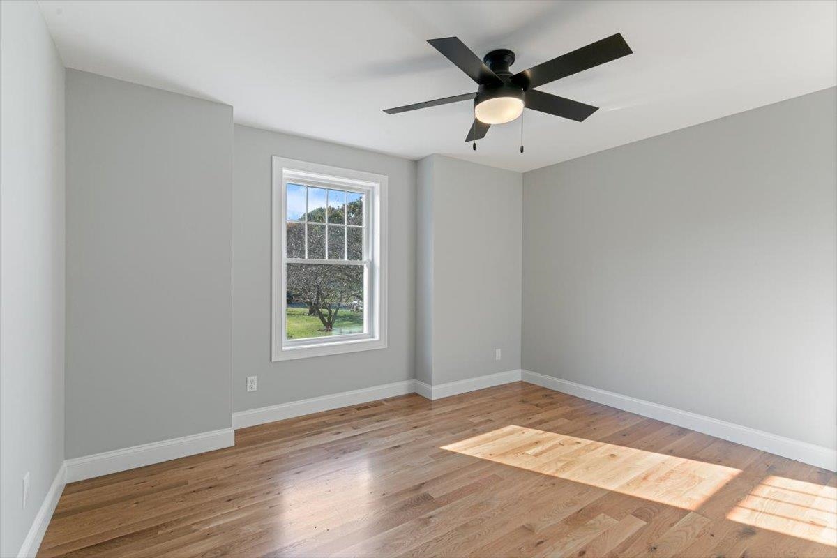 33 A Iris Avenue Salem, NH 03079 - Photo 12 of 37