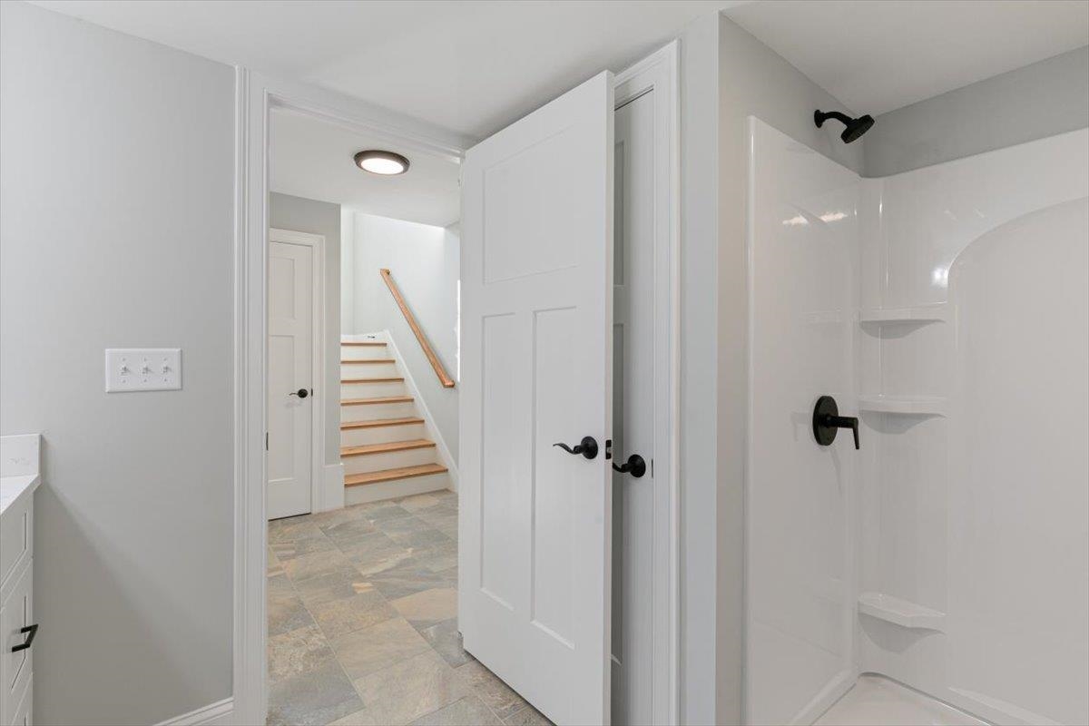 33 A Iris Avenue Salem, NH 03079 - Photo 18 of 37