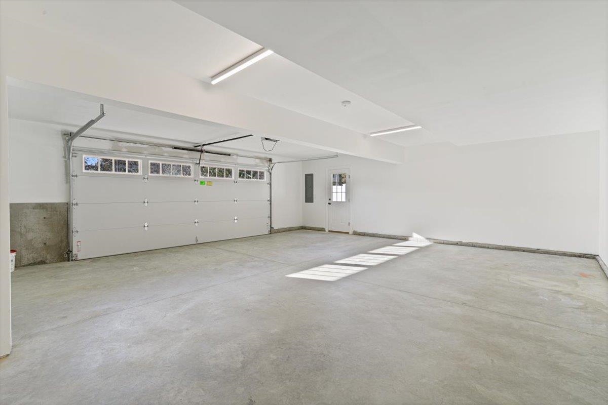 33 A Iris Avenue Salem, NH 03079 - Photo 23 of 37