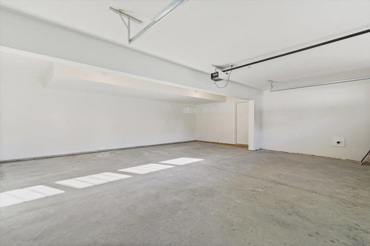 33 A Iris Avenue Salem, NH 03079 - Photo 25 of 37