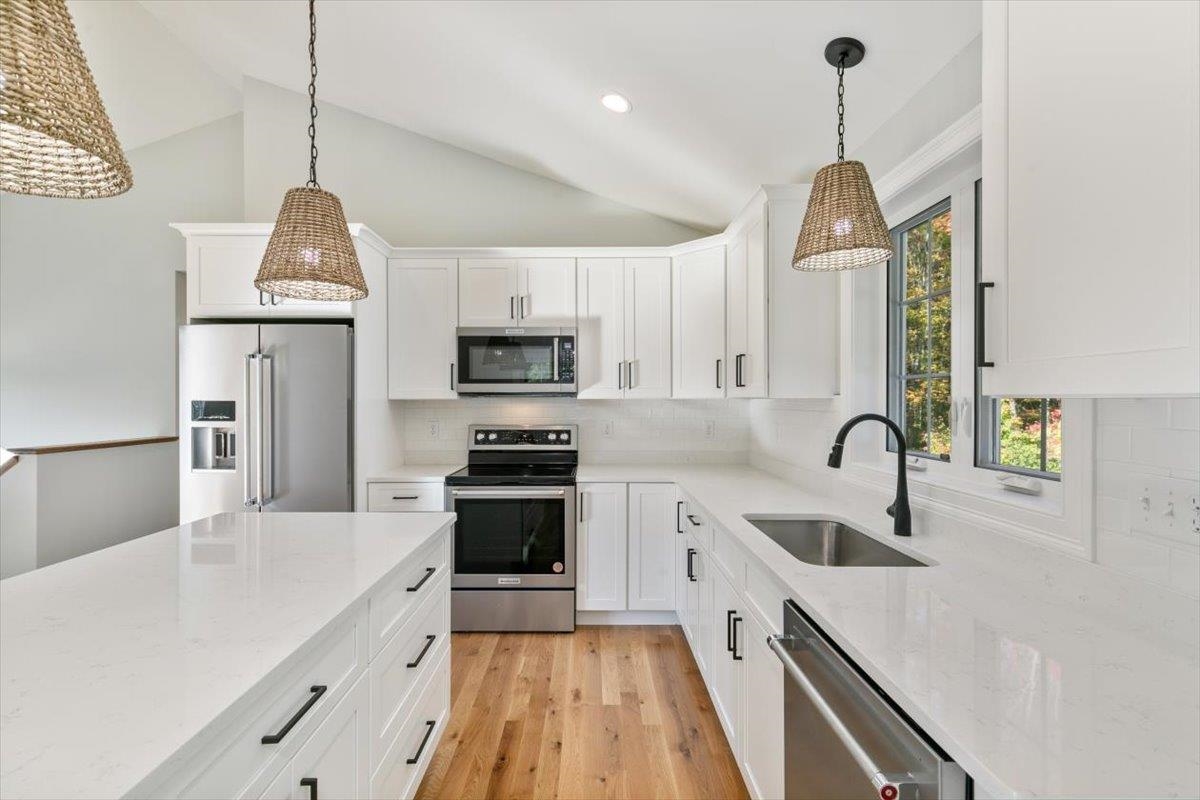 33 A Iris Avenue Salem, NH 03079 - Photo 34 of 37