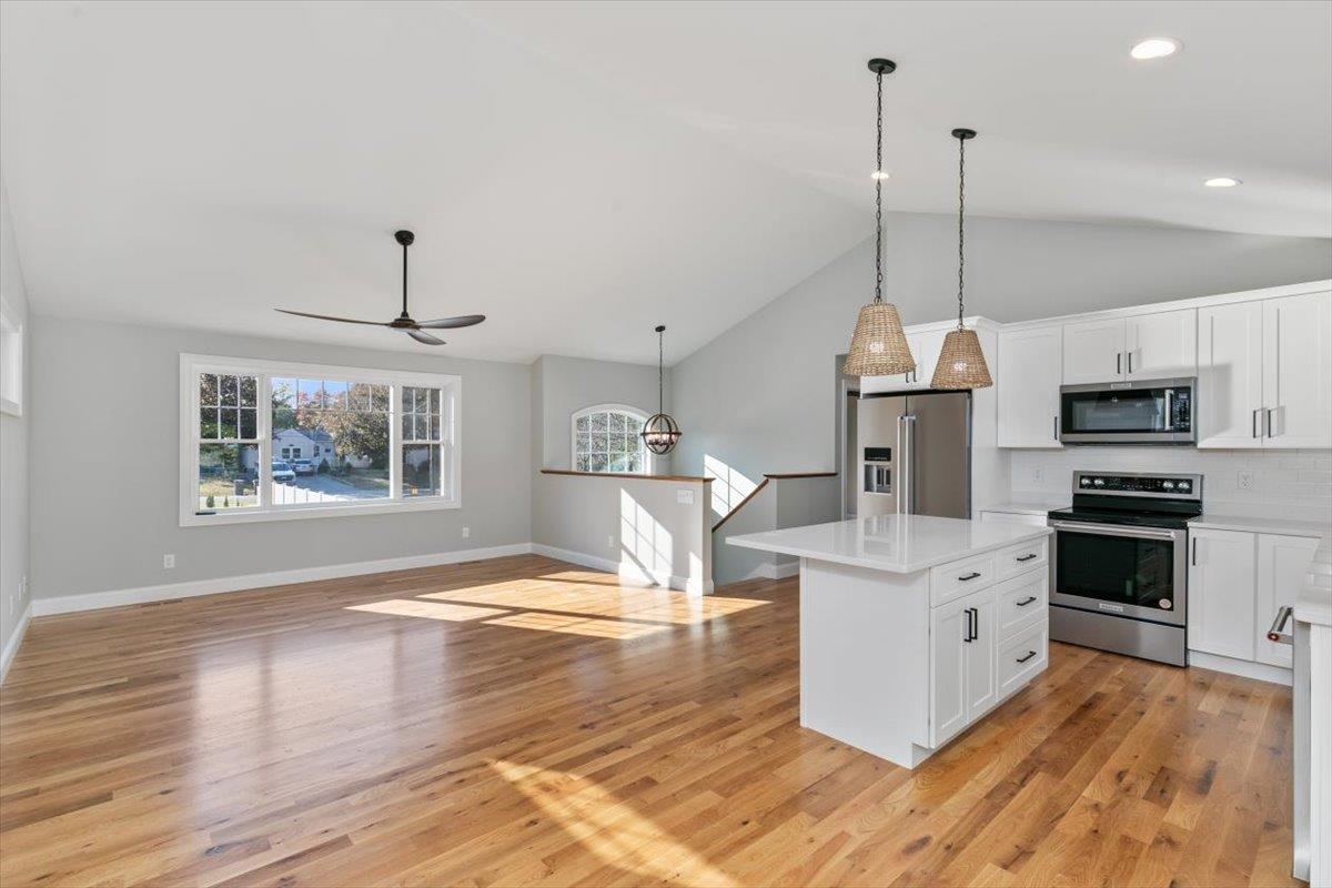 33 A Iris Avenue Salem, NH 03079 - Photo 4 of 37