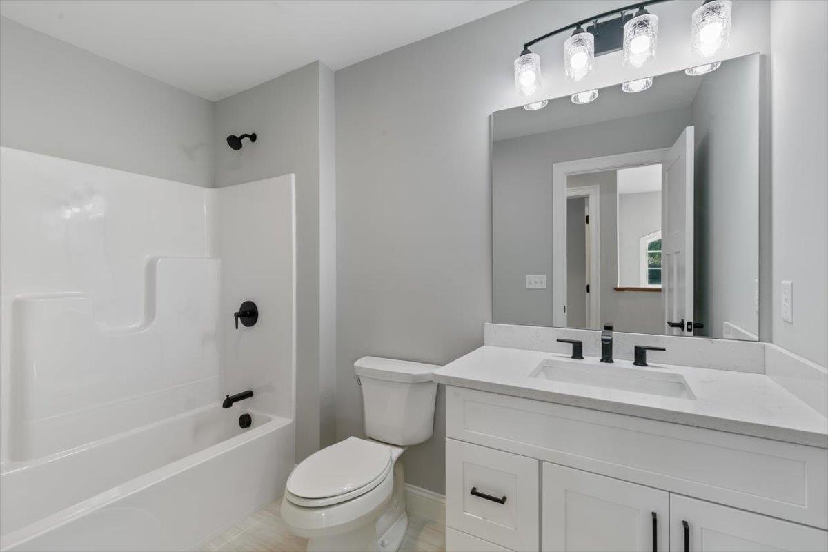 33 A Iris Avenue Salem, NH 03079 - Photo 6 of 37