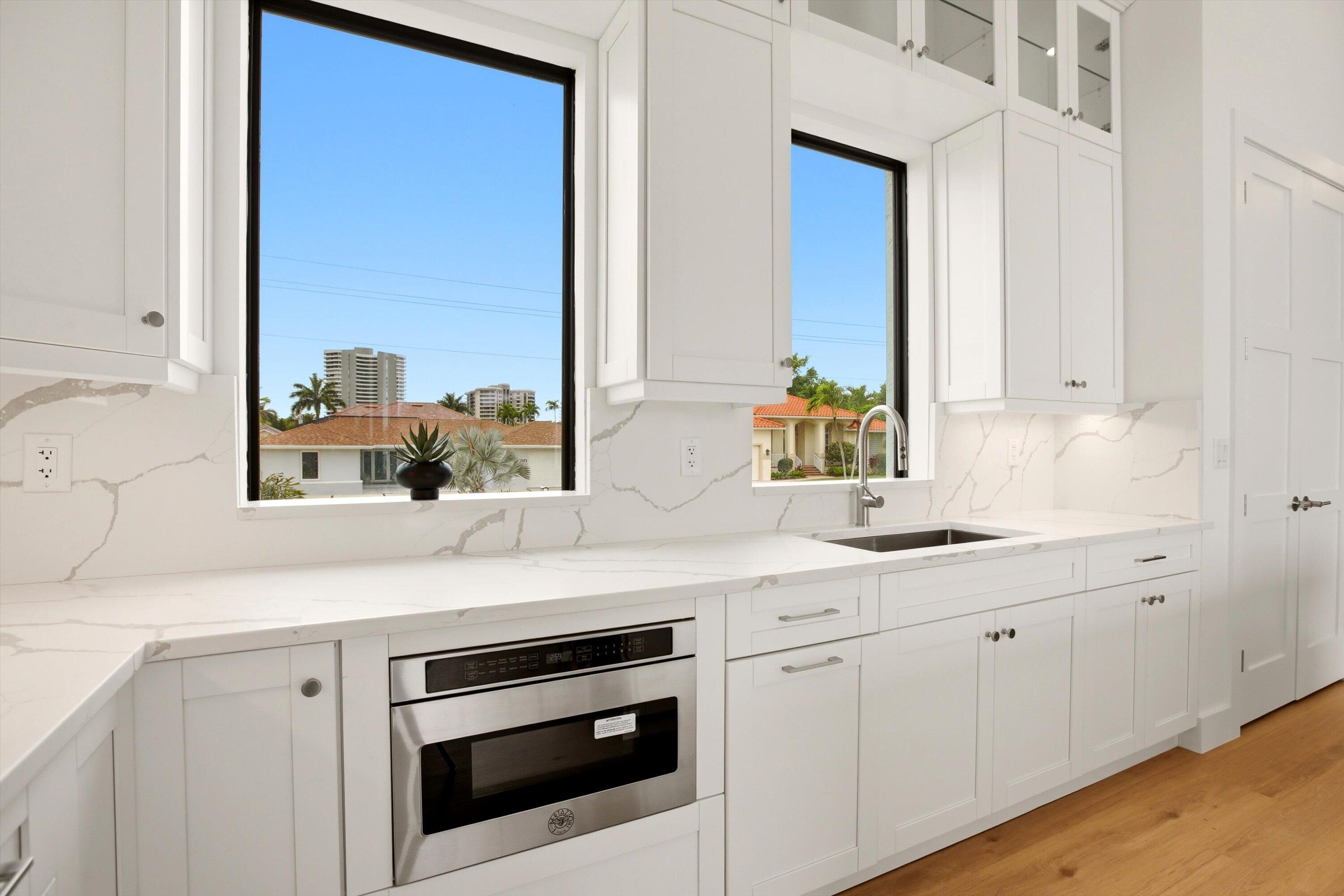 211 Landmark Street Marco Island, FL 34145 - Photo 16 of 85 16-Property Photo 016