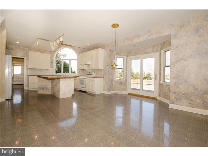 2587 Cold Spring Road Lansdale, PA 19446 - Photo 10 of 25 Gallery Image 10