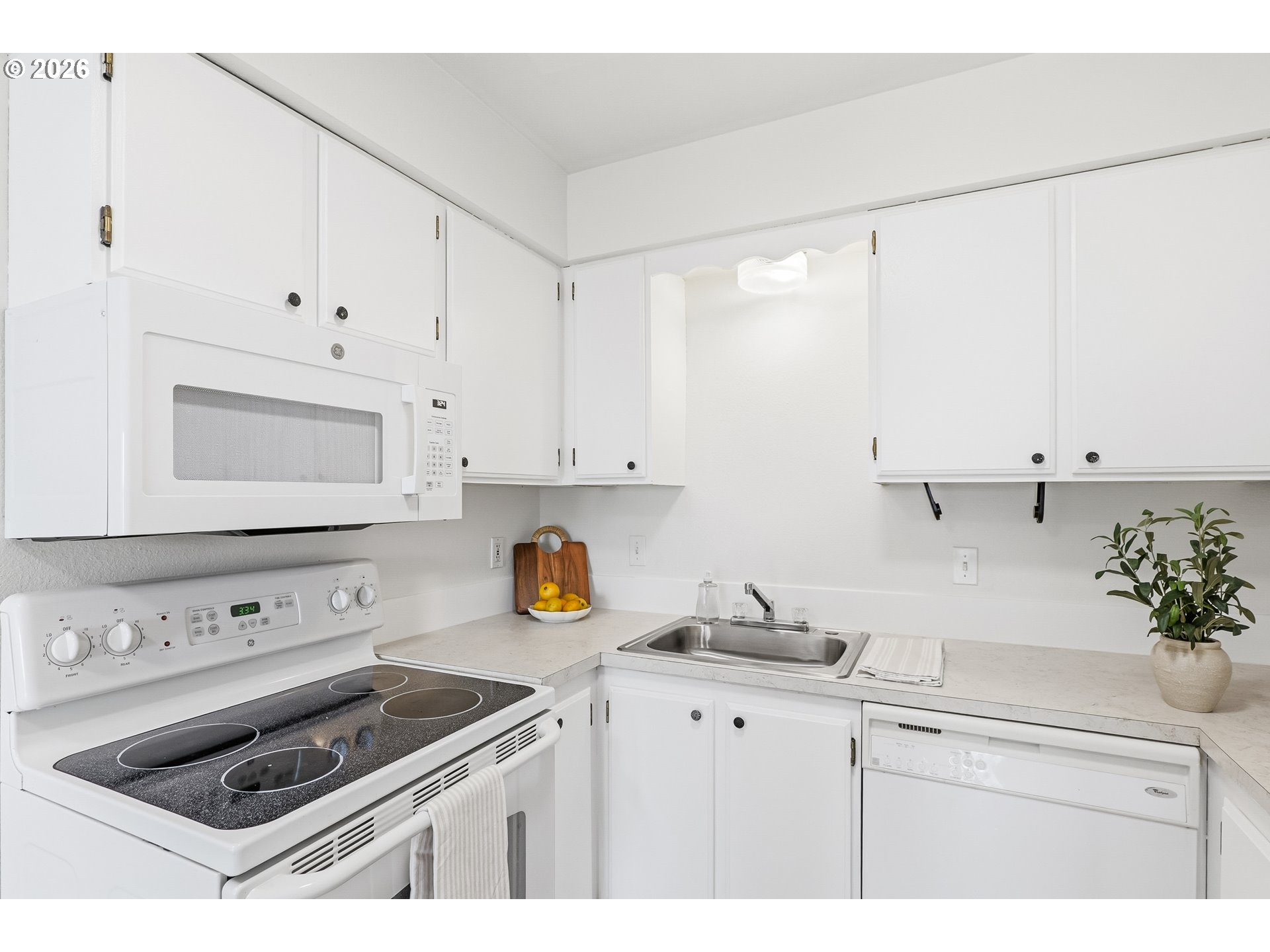 950 Evergreen Road, Unit 318 Woodburn, OR 97071 - Photo 5 of 22