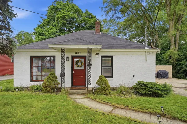 $239,900 | 1237 Fuller Avenue Northeast, Grand Rapids, MI 49505
