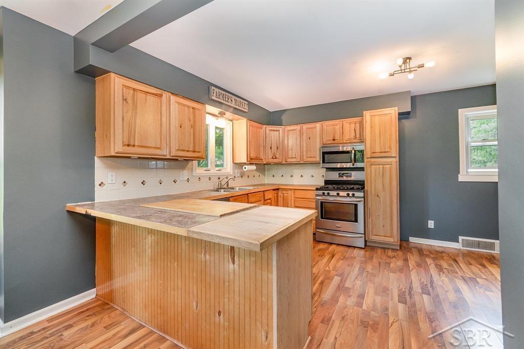1784 South Badour Road Midland, MI 48640 - Photo 10 of 33