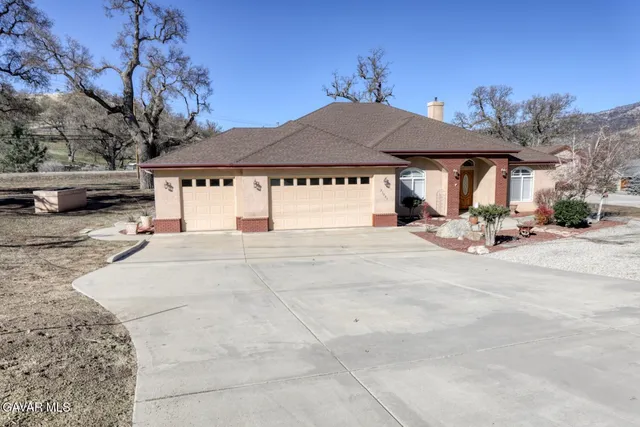 $699,900 | 23001 Lakeview Drive, Tehachapi, CA 93561