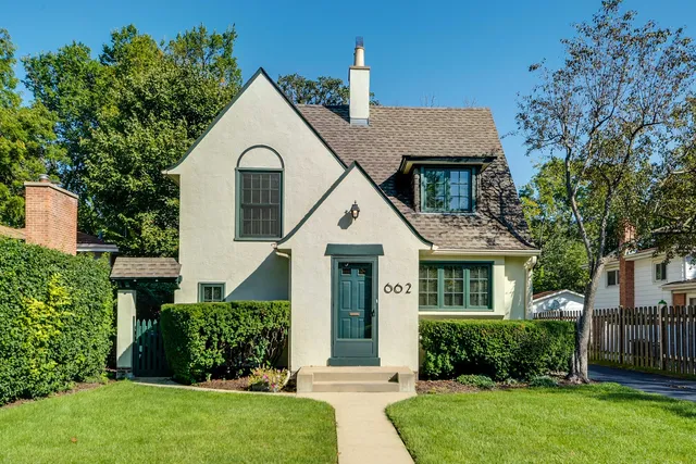 $6,175 | 662 Greenview Place, Lake Forest, IL 60045