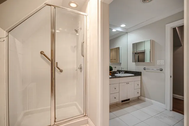 $6,175 | 662 Greenview Place, Lake Forest, IL 60045