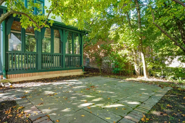 $6,175 | 662 Greenview Place, Lake Forest, IL 60045