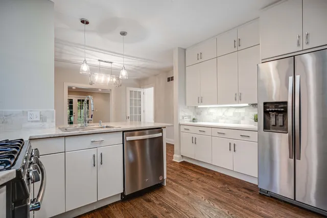 $6,175 | 662 Greenview Place, Lake Forest, IL 60045