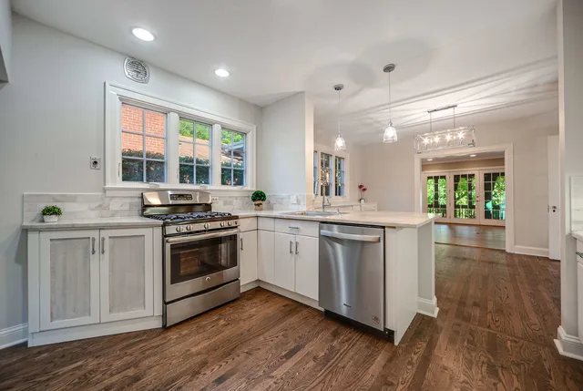 $6,175 | 662 Greenview Place, Lake Forest, IL 60045