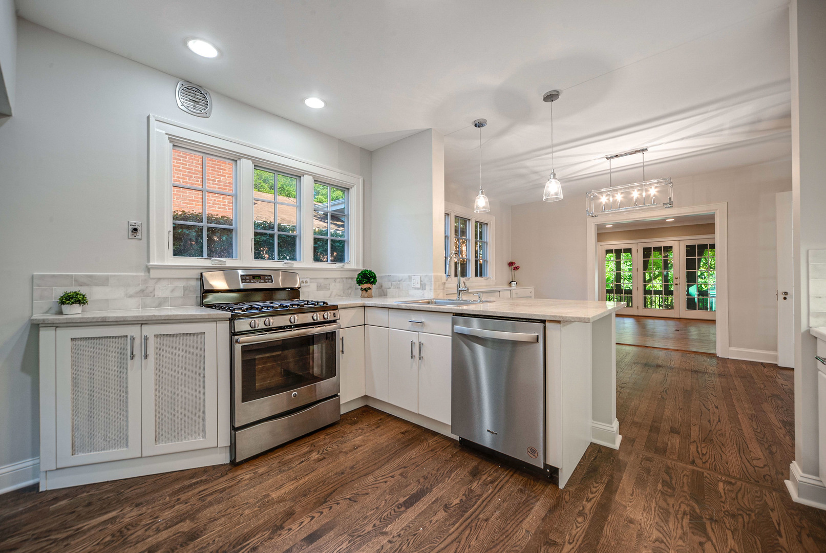 662 Greenview Place Lake Forest, IL 60045 - Photo 10 of 36