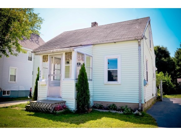 228 North Main Street Rochester, NH 03867 - Photo 2 of 36