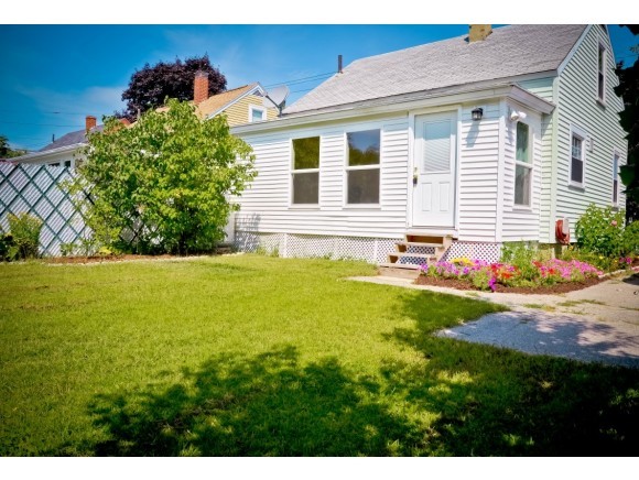 228 North Main Street Rochester, NH 03867 - Photo 3 of 36