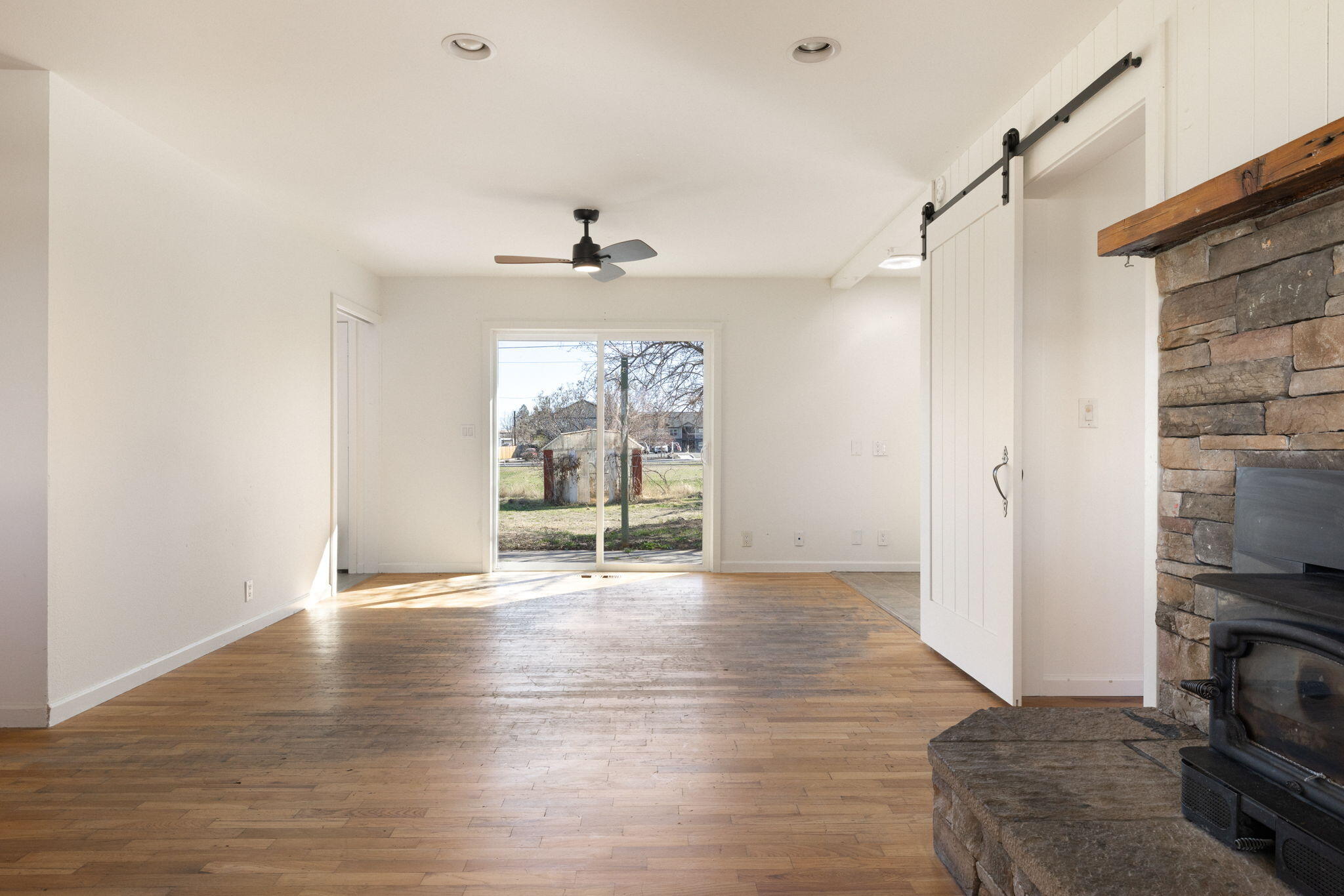 1830 Southwest 16th Street Redmond, OR 97756 - Photo 19 of 31 Dry Sky - 1830 SW 16th St (19 of 30)