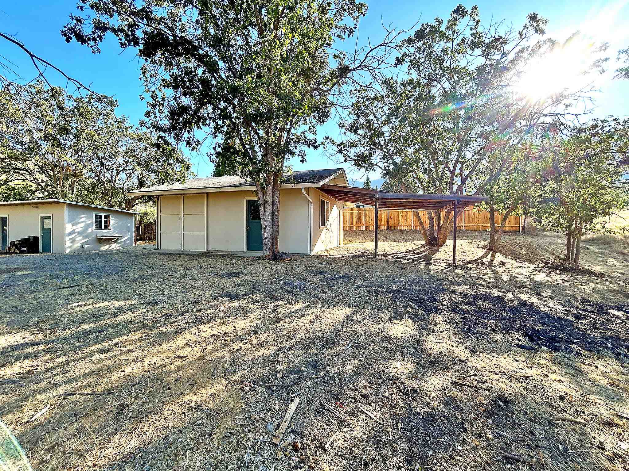 9001 Guys Gulch Road Yreka, CA 96097 - Photo 5 of 38 Gallery Image 5