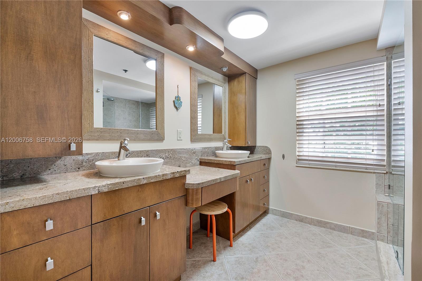 950 De Soto Road, Unit 3C Boca Raton, FL 33432 - Photo 23 of 41 Primary Bath