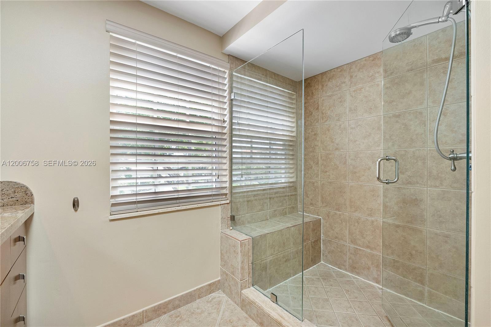 950 De Soto Road, Unit 3C Boca Raton, FL 33432 - Photo 24 of 41 Primary Bath