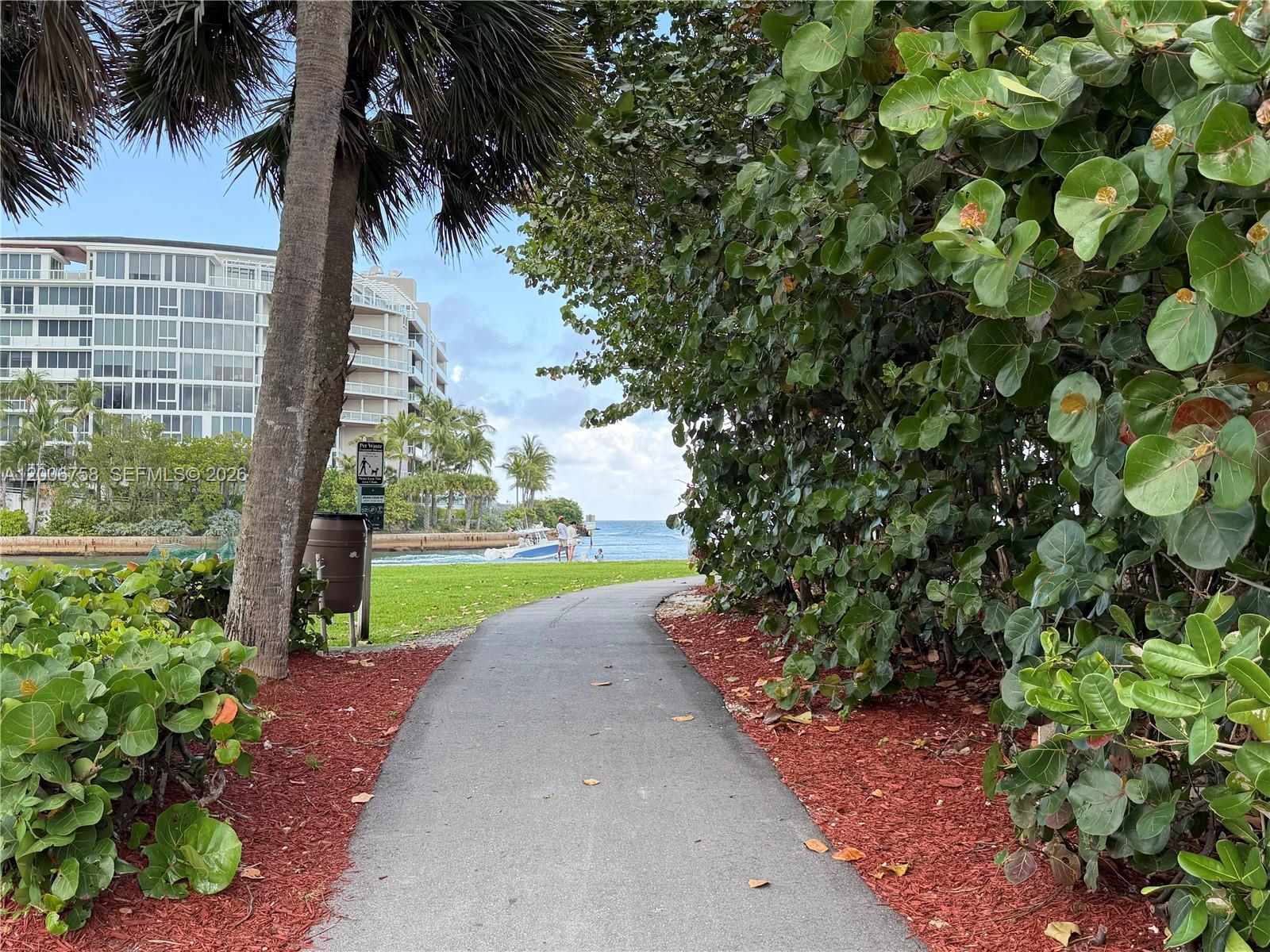 950 De Soto Road, Unit 3C Boca Raton, FL 33432 - Photo 35 of 41 Beach Entry