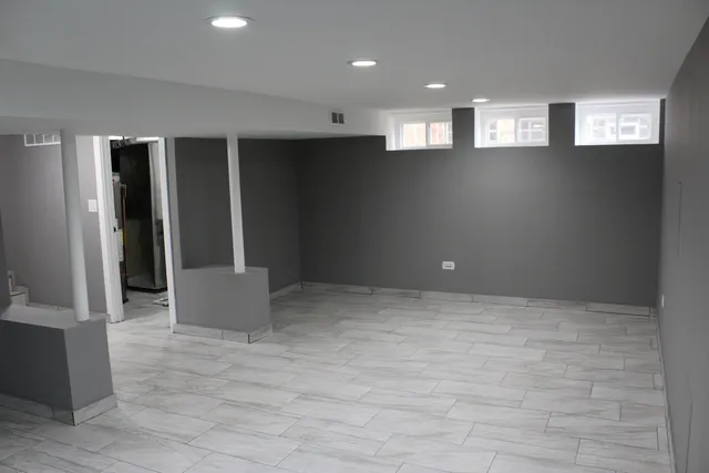 $299,900 | 551 West 95th Street, Chicago, IL 60628