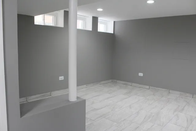 $299,900 | 551 West 95th Street, Chicago, IL 60628