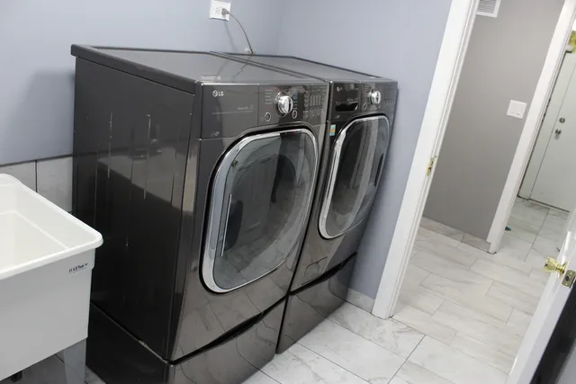 $299,900 | 551 West 95th Street, Chicago, IL 60628