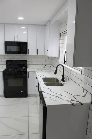 $299,900 | 551 West 95th Street, Chicago, IL 60628